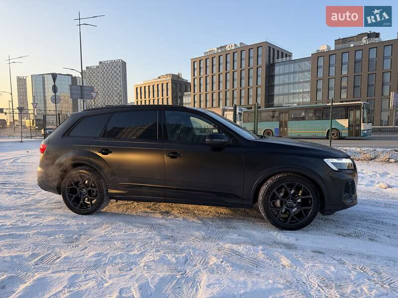 Внедорожник / Кроссовер Audi Q7 2025 в Киеве