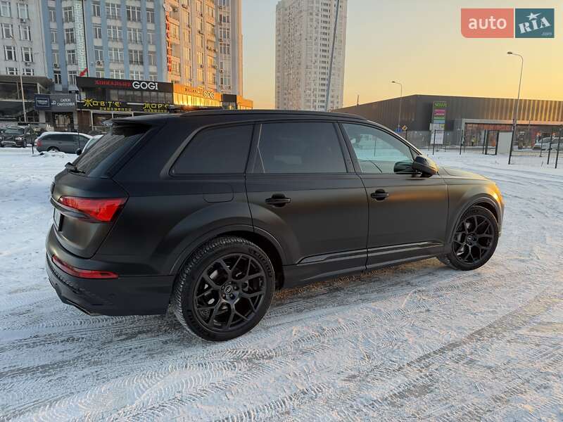 Внедорожник / Кроссовер Audi Q7 2025 в Киеве