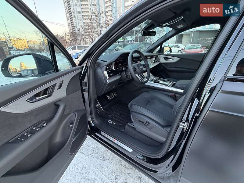 Внедорожник / Кроссовер Audi Q7 2025 в Киеве