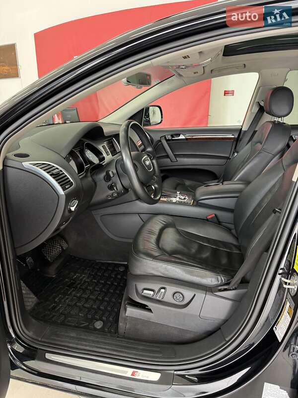 Внедорожник / Кроссовер Audi Q7 2013 в Черновцах