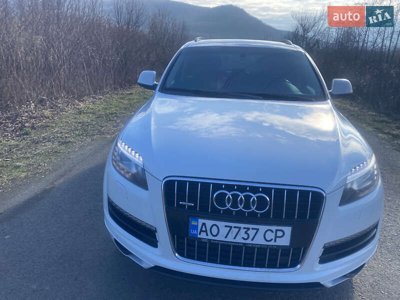Позашляховик / Кросовер Audi Q7 2015 в Мукачевому