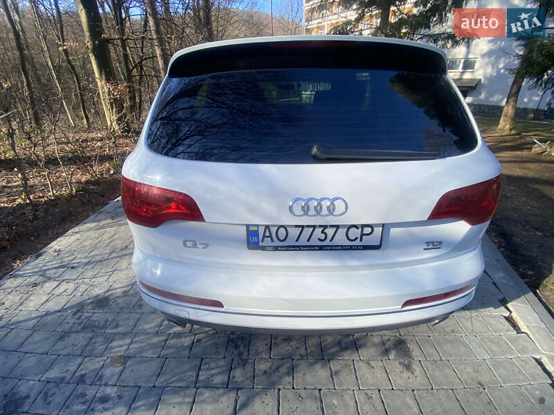 Позашляховик / Кросовер Audi Q7 2015 в Мукачевому