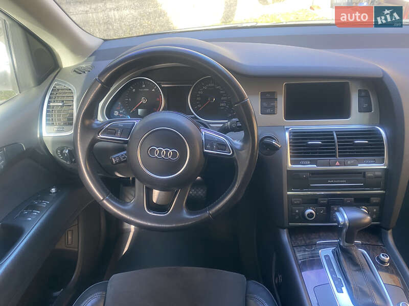 Позашляховик / Кросовер Audi Q7 2015 в Мукачевому