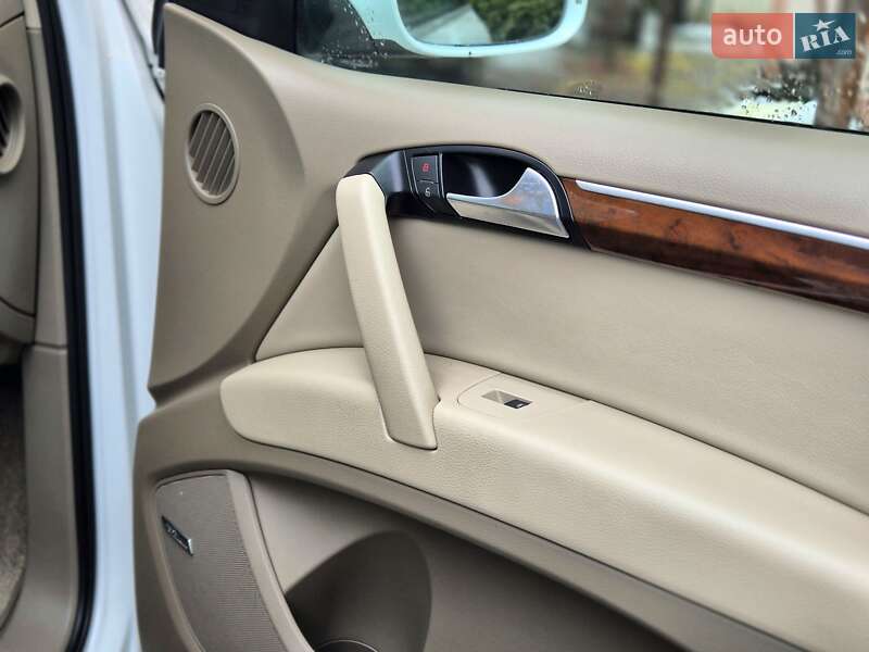 Внедорожник / Кроссовер Audi Q7 2010 в Запорожье