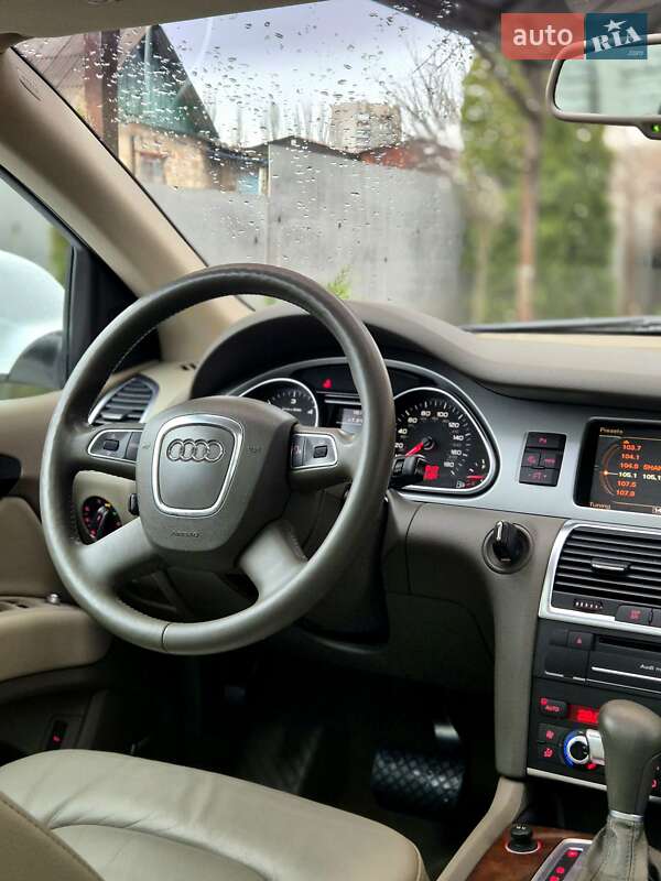 Внедорожник / Кроссовер Audi Q7 2010 в Запорожье