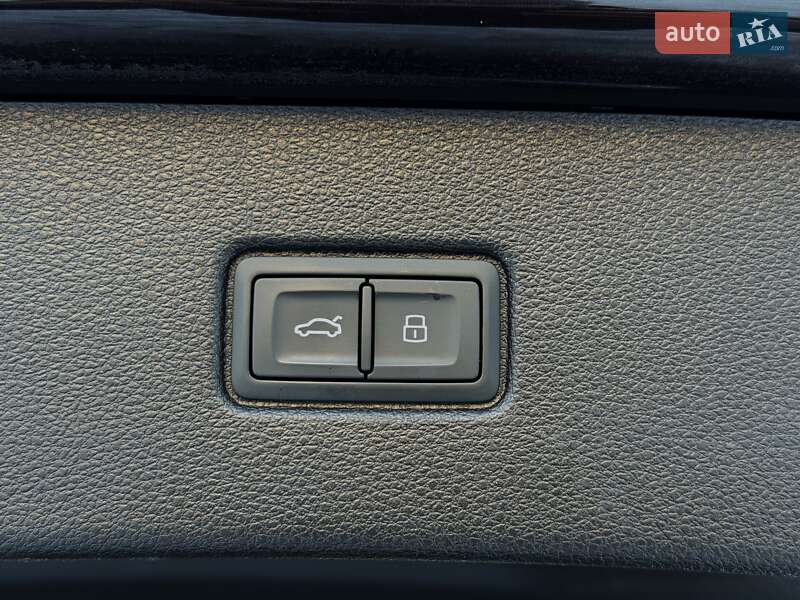 Внедорожник / Кроссовер Audi Q7 2018 в Киеве