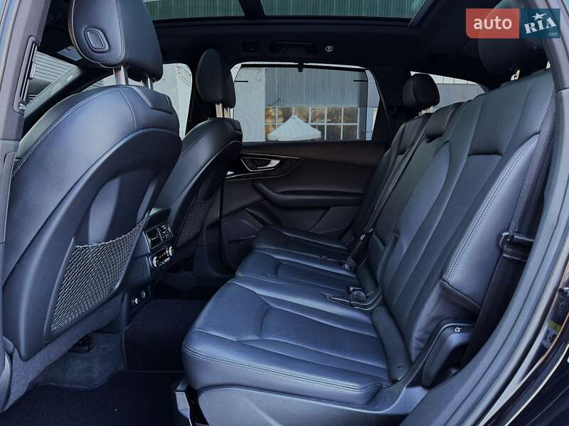 Внедорожник / Кроссовер Audi Q7 2018 в Киеве