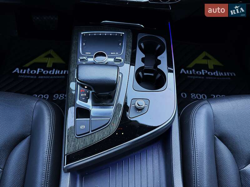 Внедорожник / Кроссовер Audi Q7 2018 в Киеве