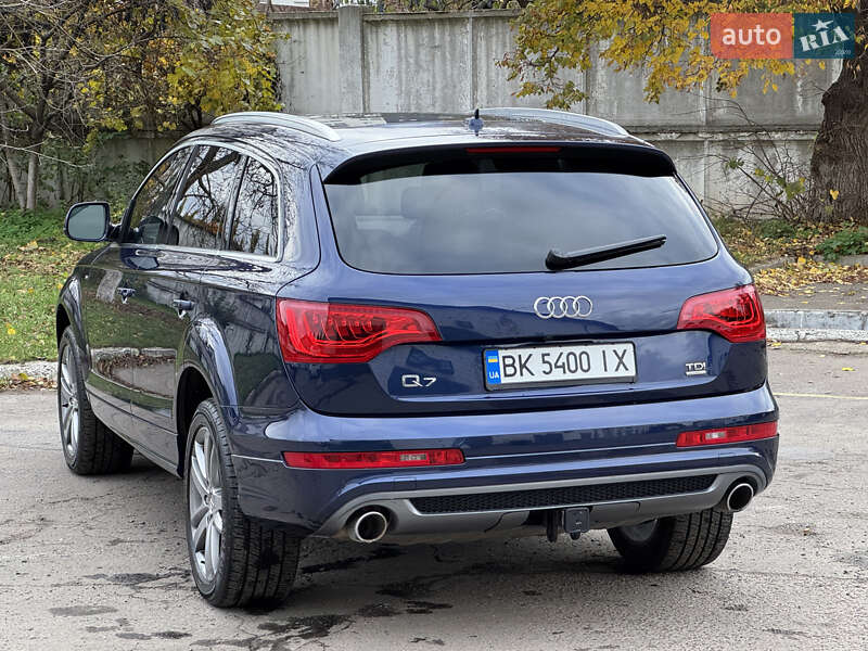 Позашляховик / Кросовер Audi Q7 2010 в Рівному
