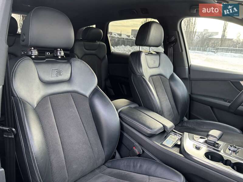 Внедорожник / Кроссовер Audi Q7 2019 в Киеве