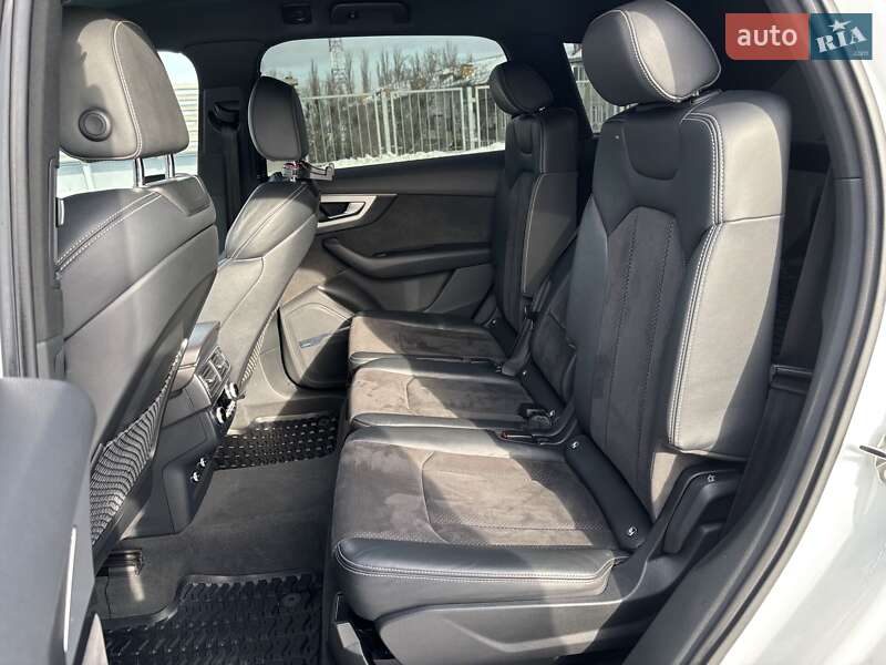 Внедорожник / Кроссовер Audi Q7 2019 в Киеве