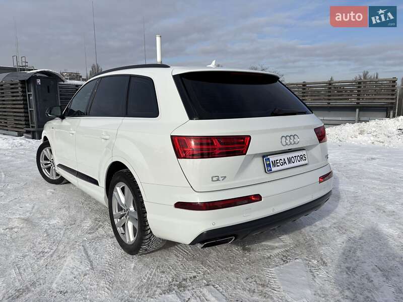Внедорожник / Кроссовер Audi Q7 2019 в Киеве
