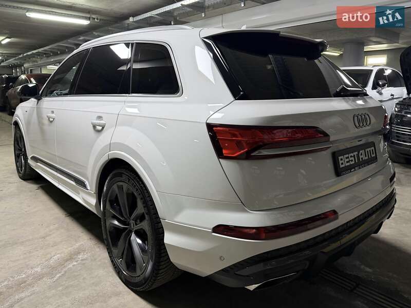 Позашляховик / Кросовер Audi Q7 2025 в Києві