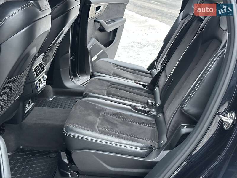 Внедорожник / Кроссовер Audi Q7 2017 в Киеве