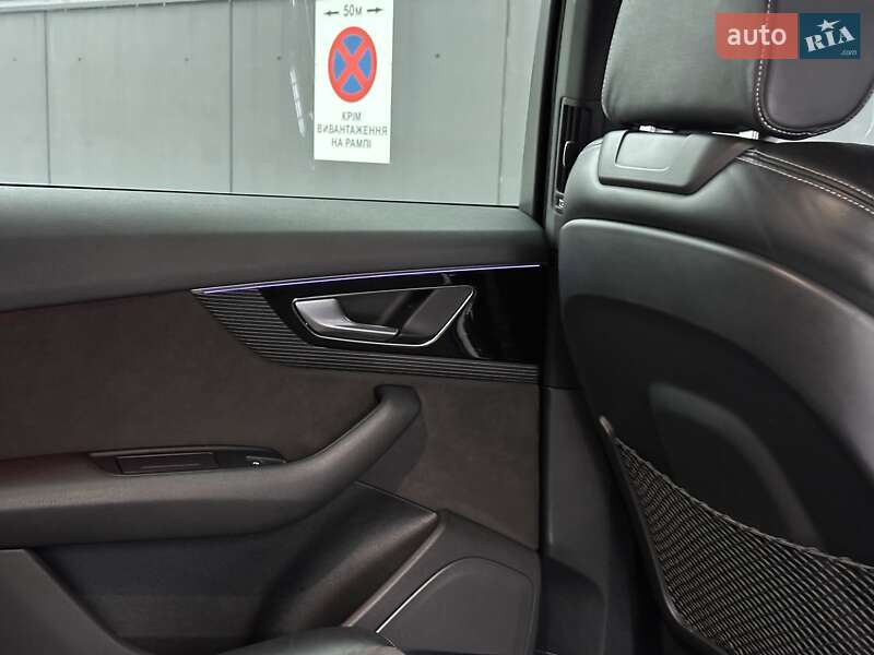 Внедорожник / Кроссовер Audi Q7 2017 в Киеве