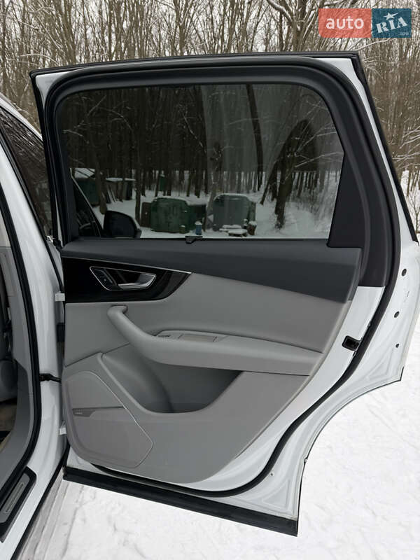 Внедорожник / Кроссовер Audi Q7 2016 в Виннице