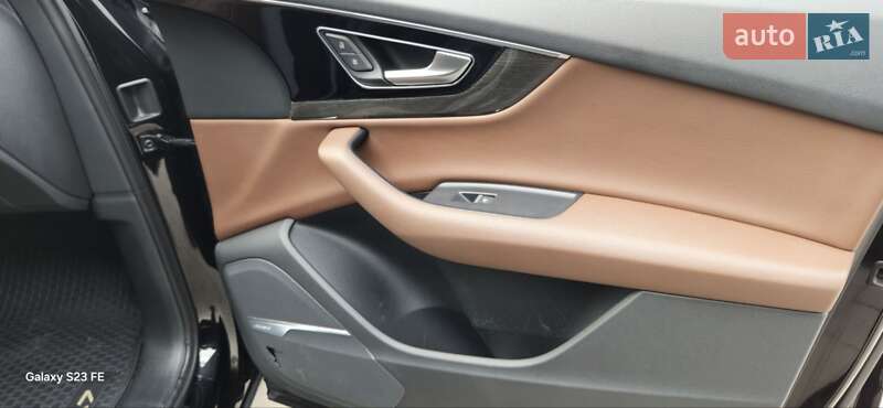 Позашляховик / Кросовер Audi Q7 2017 в Ужгороді