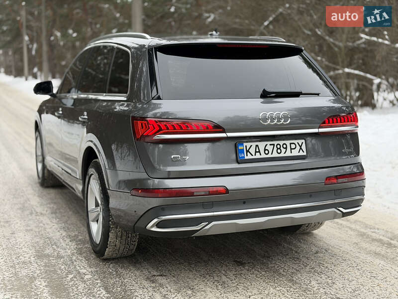 Позашляховик / Кросовер Audi Q7 2020 в Києві