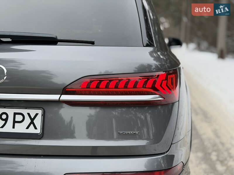 Позашляховик / Кросовер Audi Q7 2020 в Києві