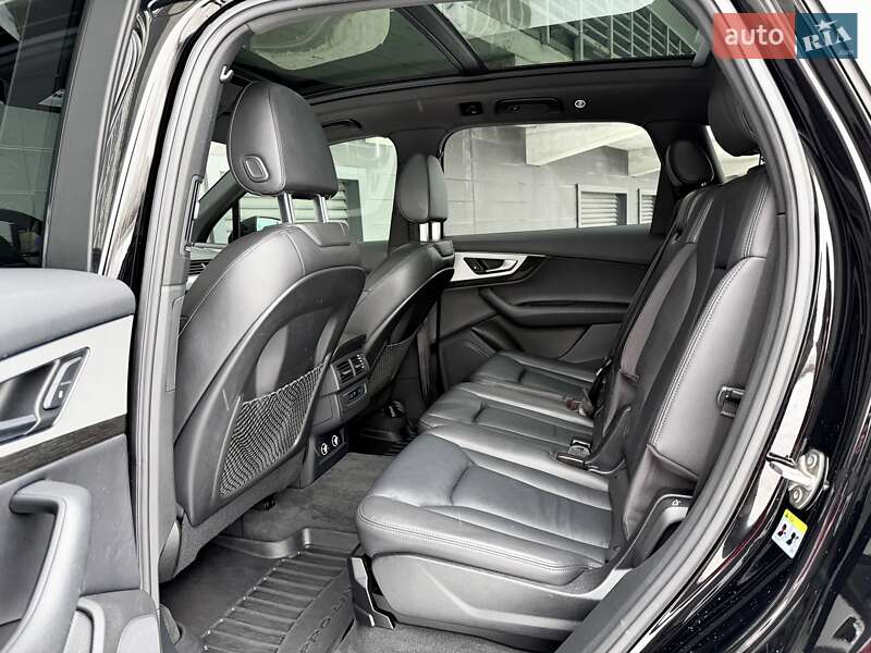 Позашляховик / Кросовер Audi Q7 2018 в Києві фото 38 Позашляховик / Кросовер Audi Q7 2018 в Києві