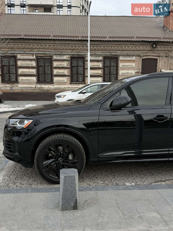 Внедорожник / Кроссовер Audi Q7 2019 в Днепре