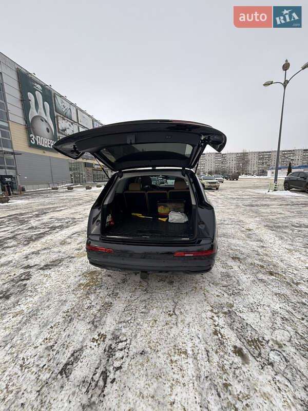 Внедорожник / Кроссовер Audi Q7 2019 в Сумах
