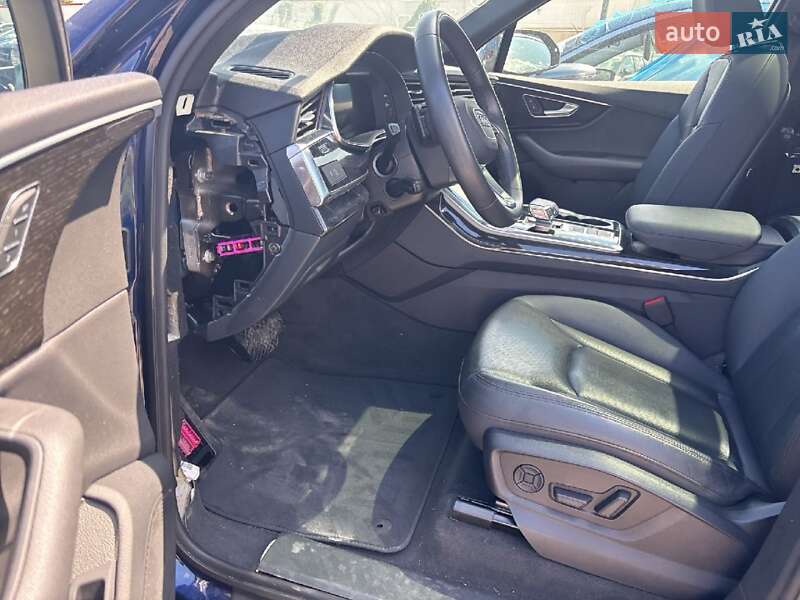 Позашляховик / Кросовер Audi Q7 2021 в Києві фото 16 Позашляховик / Кросовер Audi Q7 2021 в Києві