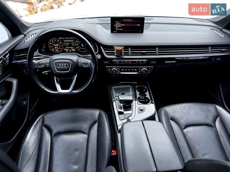 Внедорожник / Кроссовер Audi Q7 2017 в Барышевке