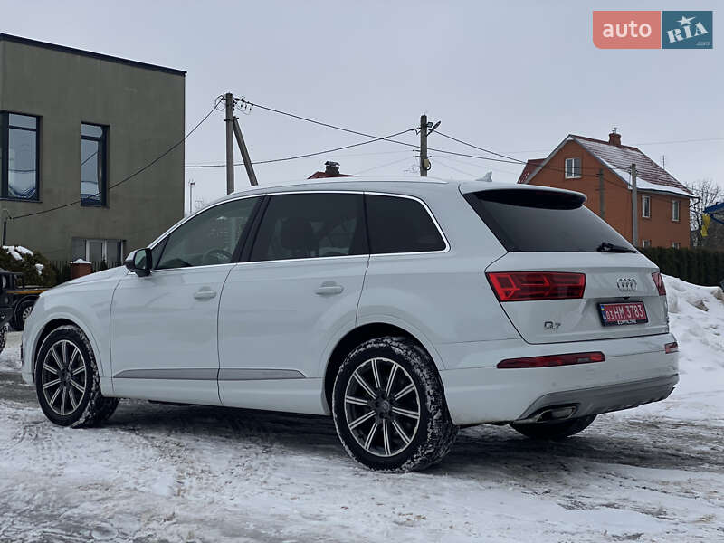 Внедорожник / Кроссовер Audi Q7 2017 в Луцке