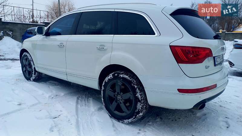 Позашляховик / Кросовер Audi Q7 2014 в Рівному