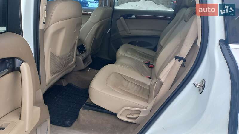 Позашляховик / Кросовер Audi Q7 2014 в Рівному