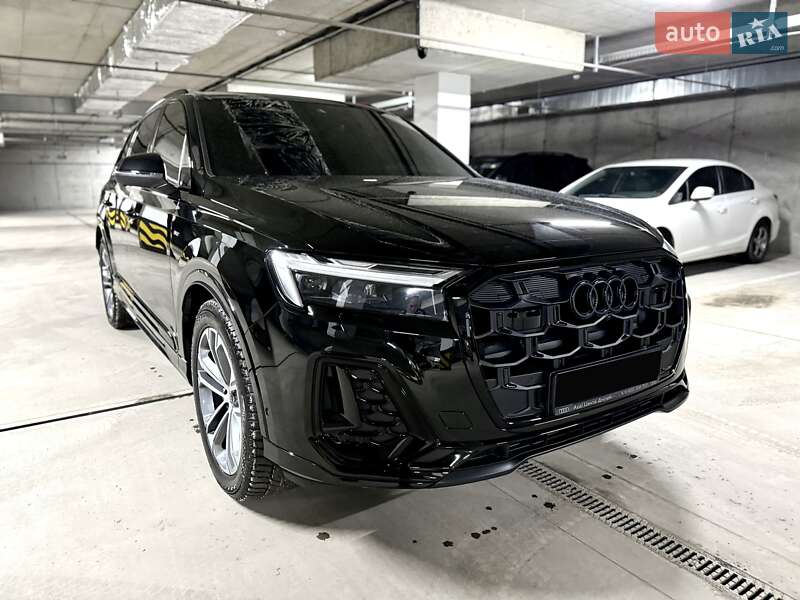 Внедорожник / Кроссовер Audi Q7 2025 в Днепре