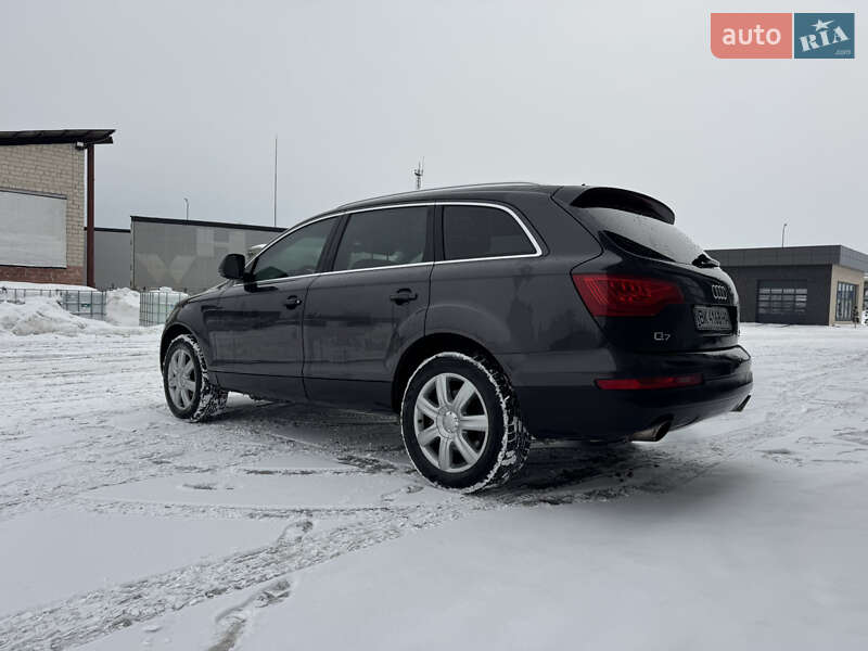 Позашляховик / Кросовер Audi Q7 2006 в Сарнах