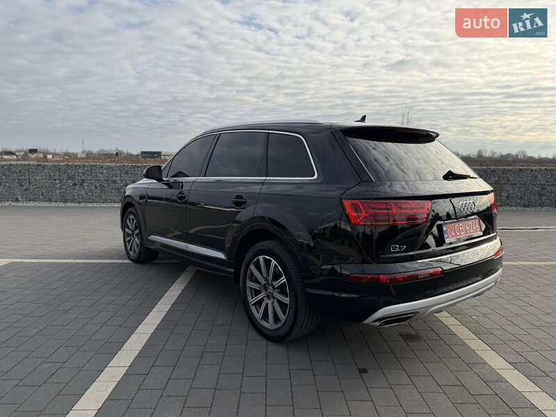 Внедорожник / Кроссовер Audi Q7 2019 в Мукачево