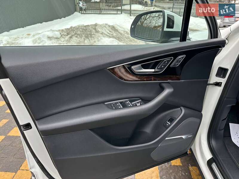 Позашляховик / Кросовер Audi Q7 2018 в Львові фото 15 Позашляховик / Кросовер Audi Q7 2018 в Львові