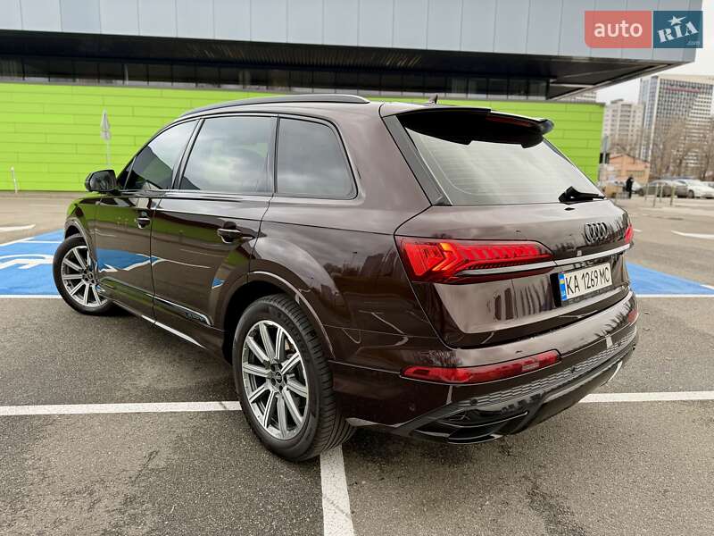 Позашляховик / Кросовер Audi Q7 2022 в Києві фото 20 Позашляховик / Кросовер Audi Q7 2022 в Києві