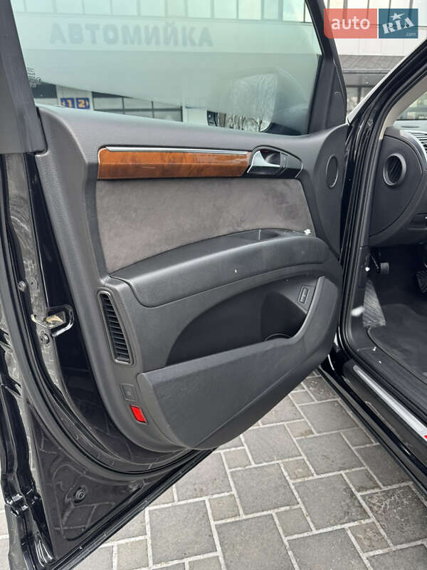 Позашляховик / Кросовер Audi Q7 2013 в Запоріжжі