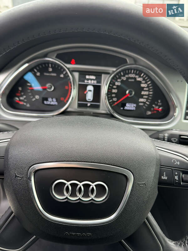 Позашляховик / Кросовер Audi Q7 2013 в Запоріжжі