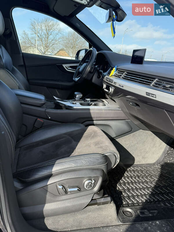 Позашляховик / Кросовер Audi Q7 2019 в Чернівцях фото 22 Позашляховик / Кросовер Audi Q7 2019 в Чернівцях