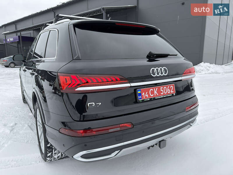 Позашляховик / Кросовер Audi Q7 2020 в Івано-Франківську