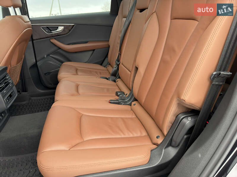 Позашляховик / Кросовер Audi Q7 2020 в Івано-Франківську