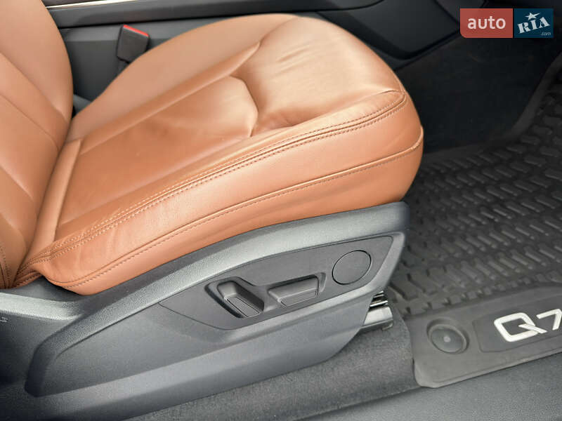 Позашляховик / Кросовер Audi Q7 2020 в Івано-Франківську