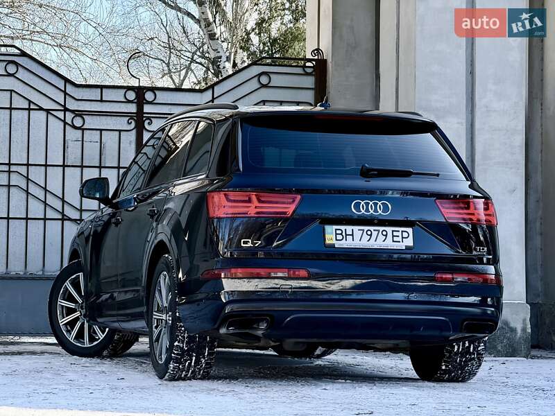 Позашляховик / Кросовер Audi Q7 2018 в Одесі