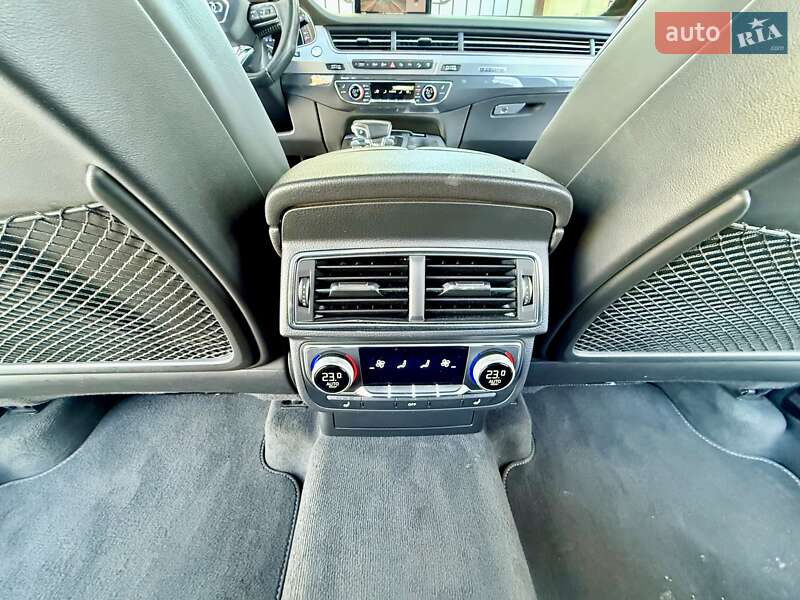 Позашляховик / Кросовер Audi Q7 2018 в Одесі