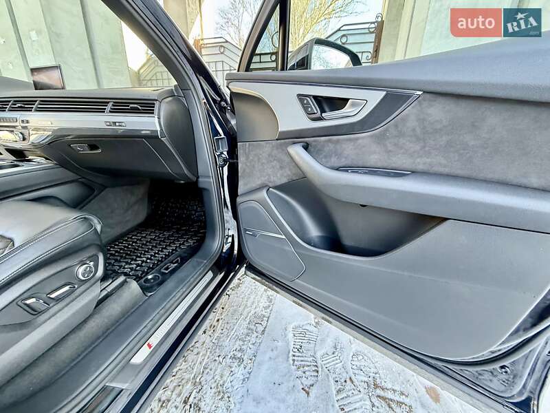 Позашляховик / Кросовер Audi Q7 2018 в Одесі