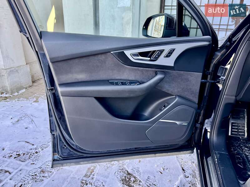 Позашляховик / Кросовер Audi Q7 2018 в Одесі