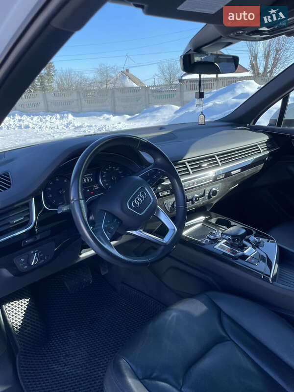 Внедорожник / Кроссовер Audi Q7 2018 в Гайсине