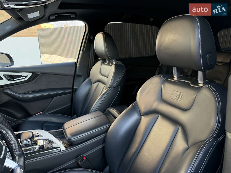 Внедорожник / Кроссовер Audi Q7 2016 в Стрые