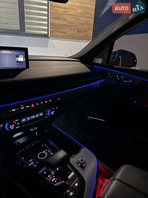 Внедорожник / Кроссовер Audi Q7 2016 в Стрые