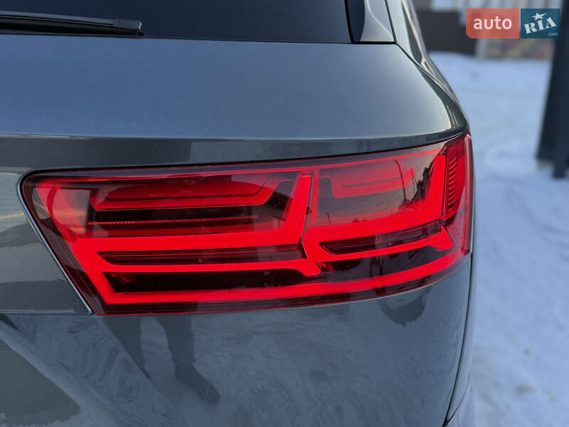 Внедорожник / Кроссовер Audi Q7 2016 в Стрые